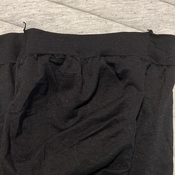 Assets by Spanx Maternity Tights - Picture 2 of 4